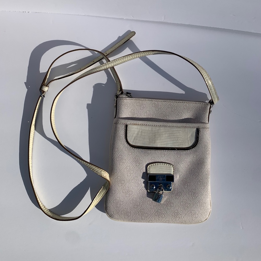 Women’s Guess Purse